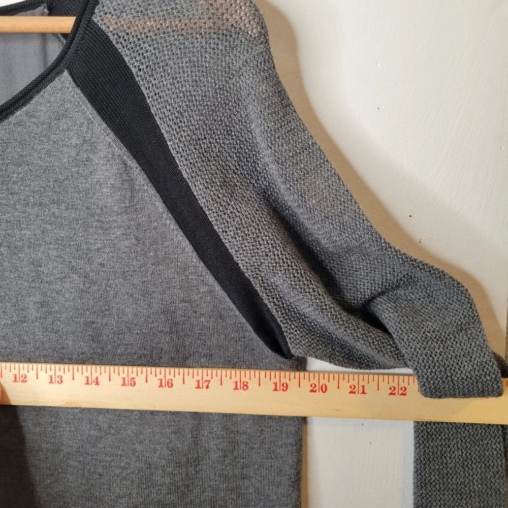 Elie Tahari Merino Wool Silk Trim Layered Hem Sweater Grey Womens Med WhimsiGoth